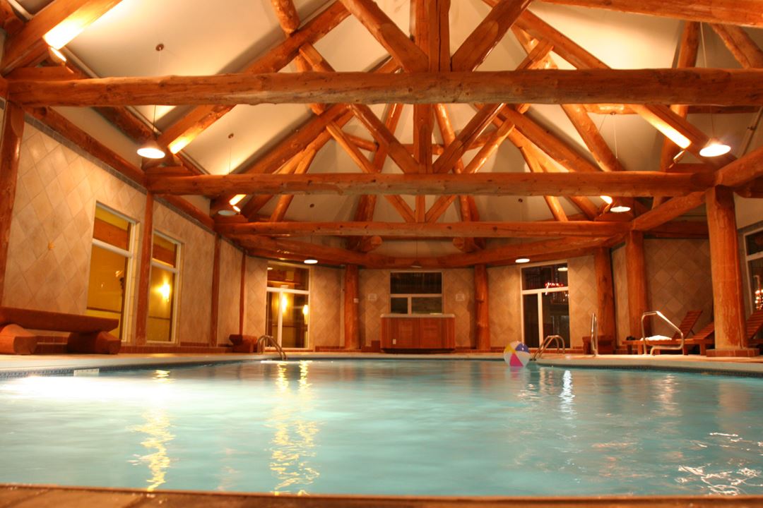 auberge-du-lac-taureau-hotel-piscine