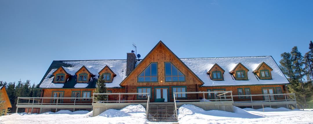 auberge-chalets-canadaventure-motoneige