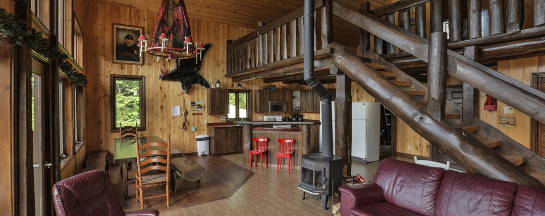 Intérieur de chalet à la Pourvoirie Saint-Zénon